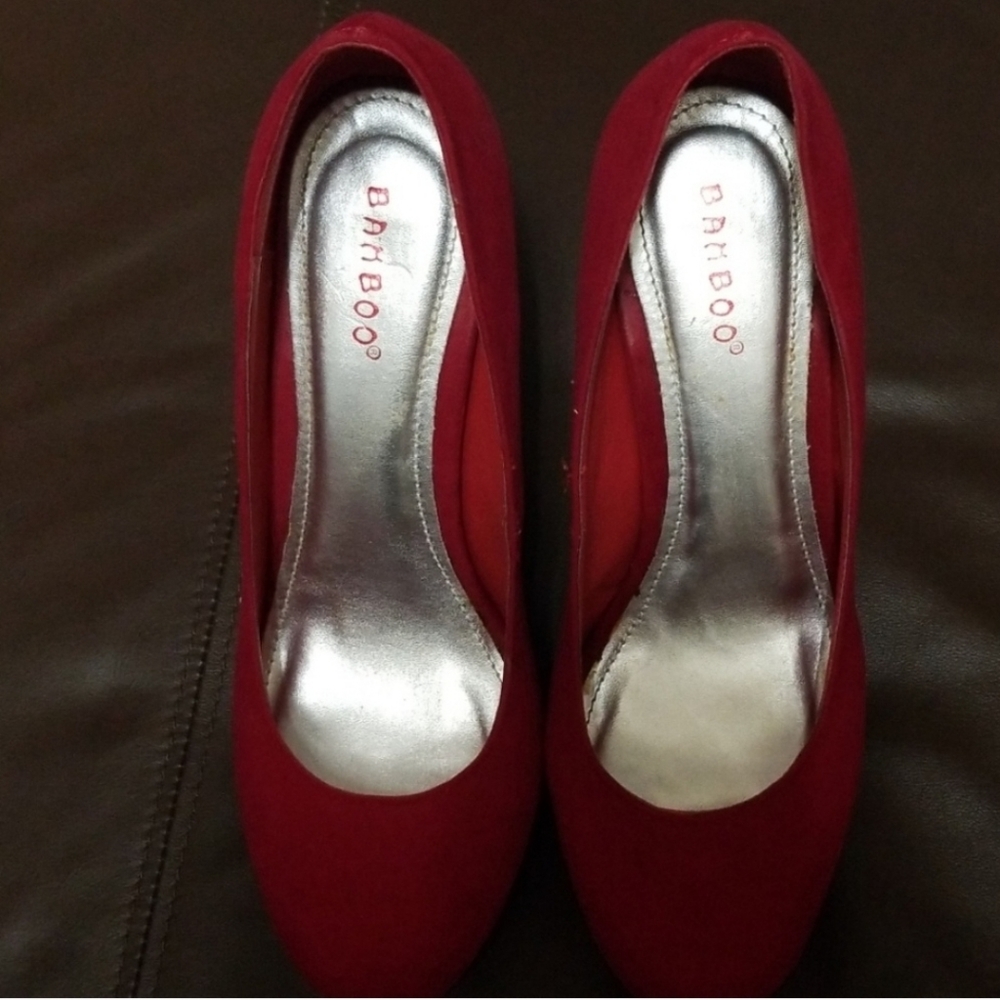 Bamboo Luscious Red Platform Pumps - Picture 5 of 6